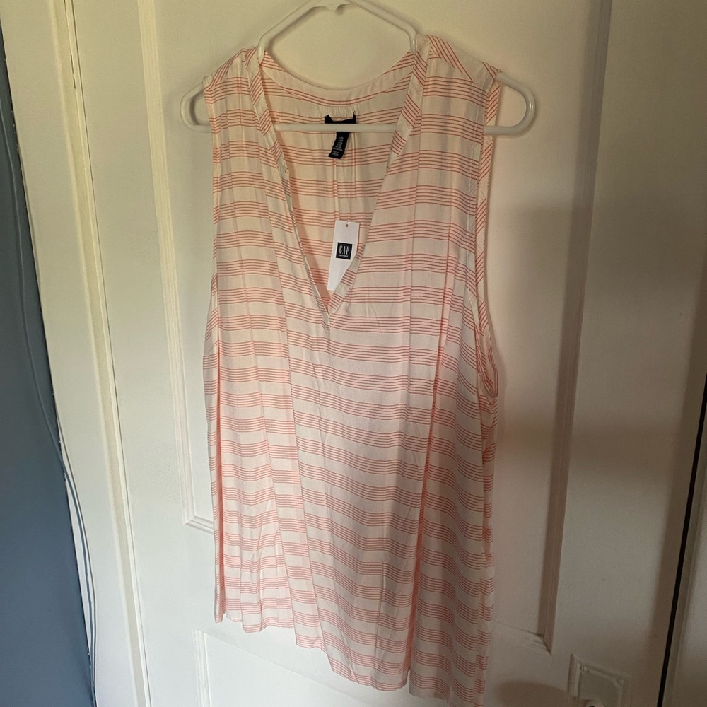 NWT XXL Gap tank top